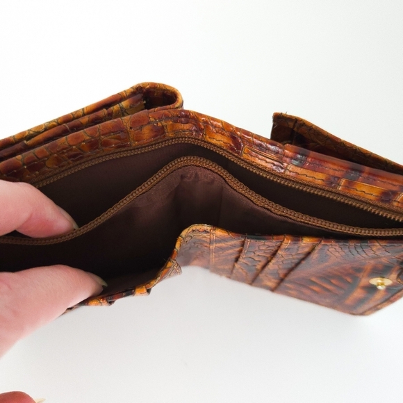 Brahmin Tan Brown Crocodile Melbourne Double-Sided Bifold Wallet - Picture 7 of 9